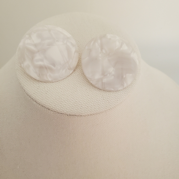 White statement stud earrings - Picture 3 of 3